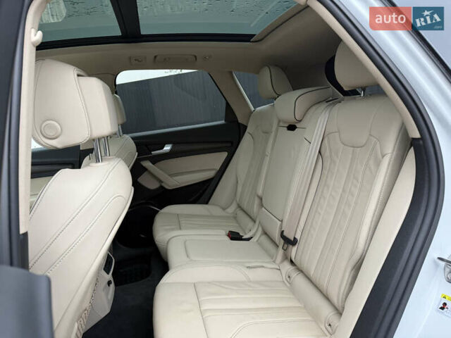 Белый Ауди Ку 5, объемом двигателя 1.98 л и пробегом 21 тыс. км за 38900 $, фото 59 на Automoto.ua