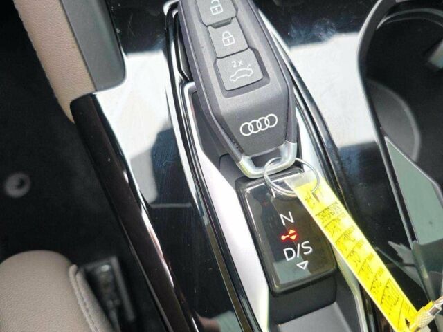 Білий Ауді Ку 5, об'ємом двигуна 0 л та пробігом 2 тис. км за 30500 $, фото 13 на Automoto.ua