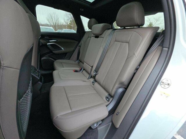 Білий Ауді Ку 5, об'ємом двигуна 0 л та пробігом 2 тис. км за 30500 $, фото 9 на Automoto.ua