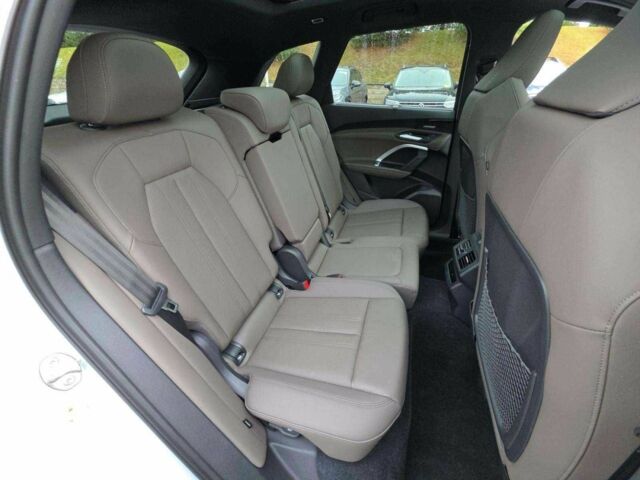 Білий Ауді Ку 5, об'ємом двигуна 0 л та пробігом 2 тис. км за 30500 $, фото 8 на Automoto.ua