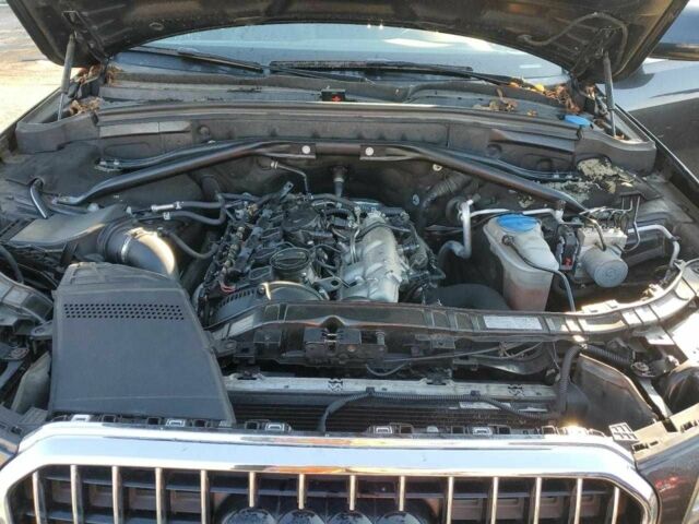 Черный Ауди Ку 5, объемом двигателя 0 л и пробегом 152 тыс. км за 3500 $, фото 11 на Automoto.ua