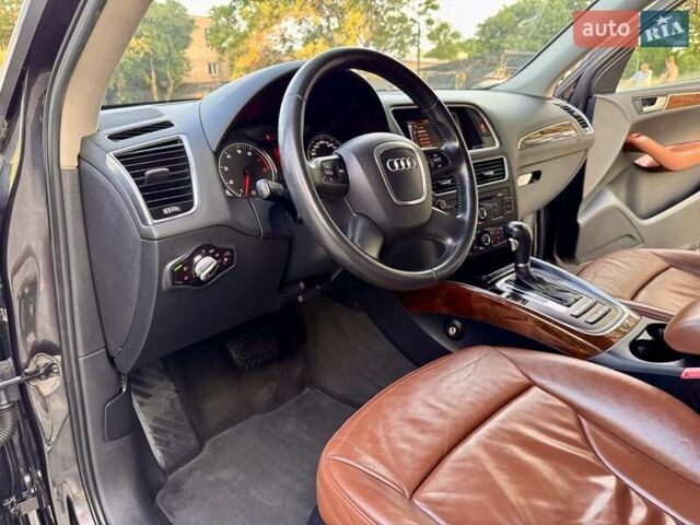 Черный Ауди Ку 5, объемом двигателя 3.2 л и пробегом 154 тыс. км за 12700 $, фото 60 на Automoto.ua