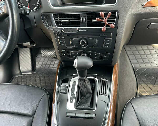 Черный Ауди Ку 5, объемом двигателя 3 л и пробегом 295 тыс. км за 15400 $, фото 14 на Automoto.ua