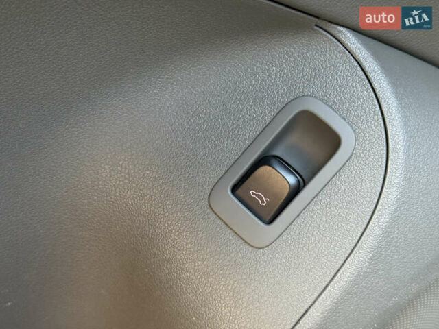 Черный Ауди Ку 5, объемом двигателя 2.97 л и пробегом 181 тыс. км за 15400 $, фото 17 на Automoto.ua