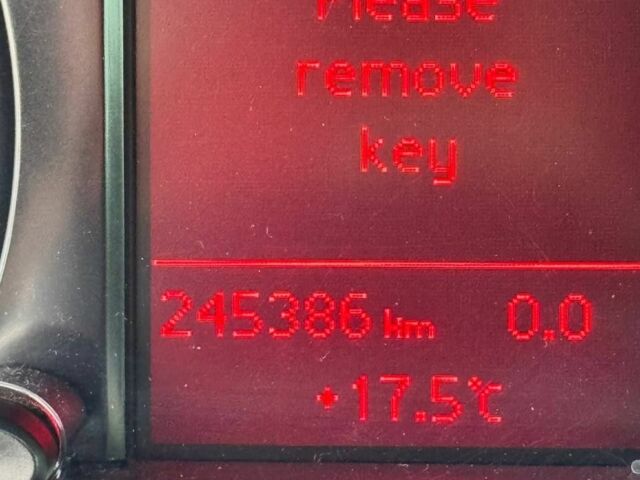 Черный Ауди Ку 5, объемом двигателя 2 л и пробегом 245 тыс. км за 11500 $, фото 7 на Automoto.ua