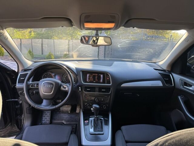 Черный Ауди Ку 5, объемом двигателя 2 л и пробегом 327 тыс. км за 13500 $, фото 7 на Automoto.ua