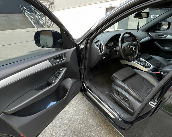 Черный Ауди Ку 5, объемом двигателя 3 л и пробегом 326 тыс. км за 16200 $, фото 16 на Automoto.ua
