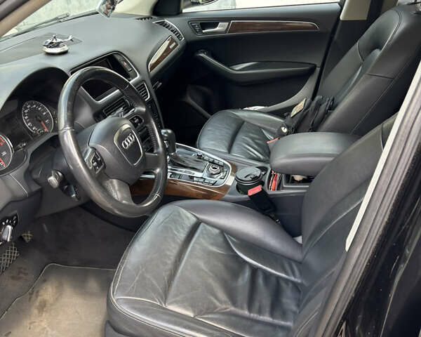 Черный Ауди Ку 5, объемом двигателя 2 л и пробегом 232 тыс. км за 11500 $, фото 12 на Automoto.ua