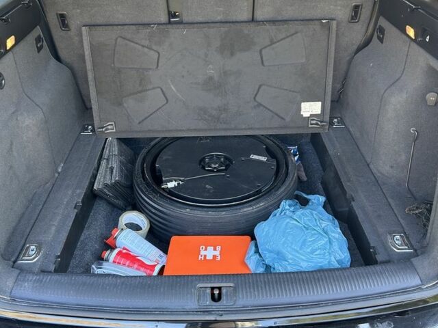 Ауди Ку 5 2010 в Радехове на Automoto.ua Черный Ауди Ку 5, объемом двигателя 2 л и пробегом 282 тыс. км за 9999 $, фото 8 на Automoto.ua