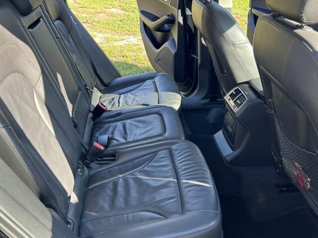 Ауди Ку 5 2010 в Радехове на Automoto.ua Черный Ауди Ку 5, объемом двигателя 2 л и пробегом 282 тыс. км за 9999 $, фото 9 на Automoto.ua