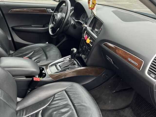 Черный Ауди Ку 5, объемом двигателя 2 л и пробегом 260 тыс. км за 13000 $, фото 7 на Automoto.ua