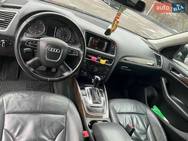 Черный Ауди Ку 5, объемом двигателя 1.98 л и пробегом 260 тыс. км за 12600 $, фото 13 на Automoto.ua