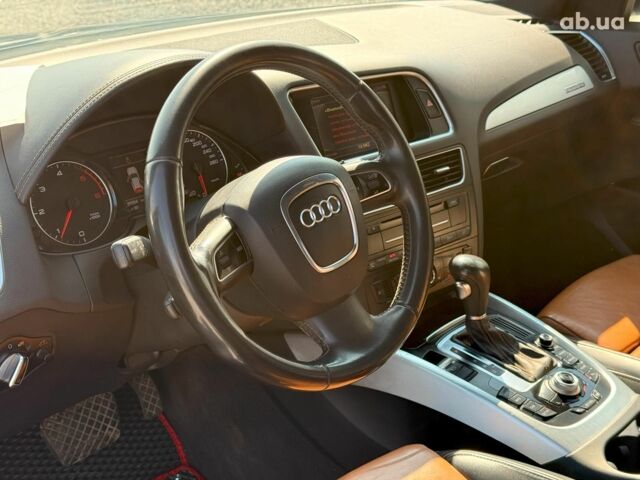 Чорний Ауді Ку 5, об'ємом двигуна 2 л та пробігом 292 тис. км за 9990 $, фото 23 на Automoto.ua