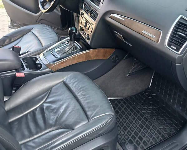 Черный Ауди Ку 5, объемом двигателя 1.98 л и пробегом 292 тыс. км за 10399 $, фото 9 на Automoto.ua