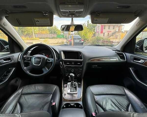 Черный Ауди Ку 5, объемом двигателя 2 л и пробегом 245 тыс. км за 11500 $, фото 15 на Automoto.ua