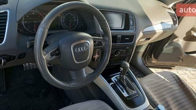 Чорний Ауді Ку 5, об'ємом двигуна 2 л та пробігом 320 тис. км за 14000 $, фото 11 на Automoto.ua