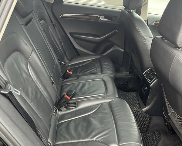 Черный Ауди Ку 5, объемом двигателя 1.98 л и пробегом 260 тыс. км за 12600 $, фото 17 на Automoto.ua