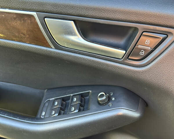 Черный Ауди Ку 5, объемом двигателя 1.98 л и пробегом 282 тыс. км за 10700 $, фото 17 на Automoto.ua