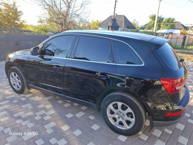 Черный Ауди Ку 5, объемом двигателя 2 л и пробегом 327 тыс. км за 13500 $, фото 1 на Automoto.ua