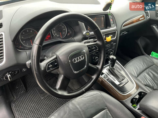 Черный Ауди Ку 5, объемом двигателя 1.98 л и пробегом 260 тыс. км за 12600 $, фото 9 на Automoto.ua