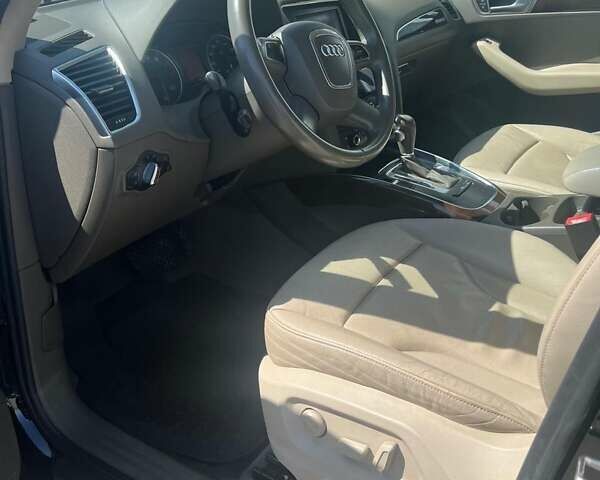 Чорний Ауді Ку 5, об'ємом двигуна 1.98 л та пробігом 230 тис. км за 11500 $, фото 7 на Automoto.ua