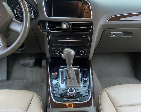 Черный Ауди Ку 5, объемом двигателя 1.98 л и пробегом 334 тыс. км за 11500 $, фото 9 на Automoto.ua