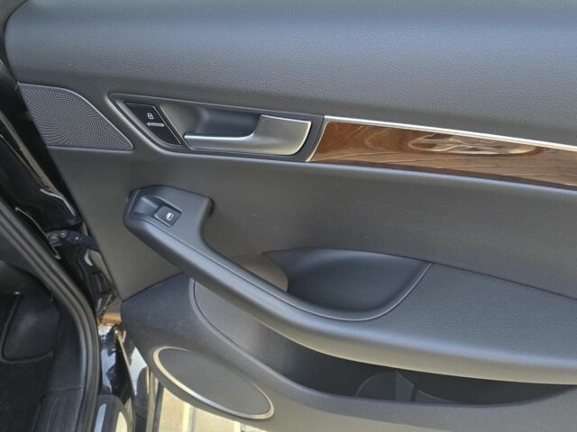 Черный Ауди Ку 5, объемом двигателя 3.2 л и пробегом 270 тыс. км за 12500 $, фото 11 на Automoto.ua