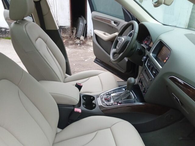 Черный Ауди Ку 5, объемом двигателя 2 л и пробегом 198 тыс. км за 10900 $, фото 13 на Automoto.ua