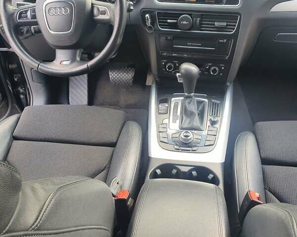 Черный Ауди Ку 5, объемом двигателя 3 л и пробегом 285 тыс. км за 20658 $, фото 1 на Automoto.ua