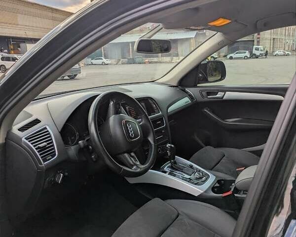 Черный Ауди Ку 5, объемом двигателя 1.98 л и пробегом 235 тыс. км за 14500 $, фото 7 на Automoto.ua
