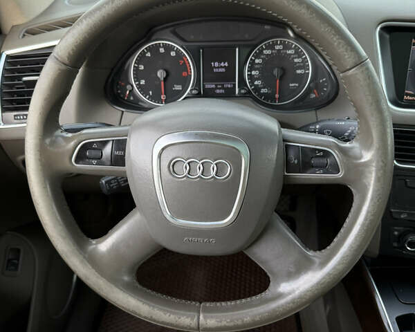 Черный Ауди Ку 5, объемом двигателя 1.98 л и пробегом 233 тыс. км за 9900 $, фото 21 на Automoto.ua