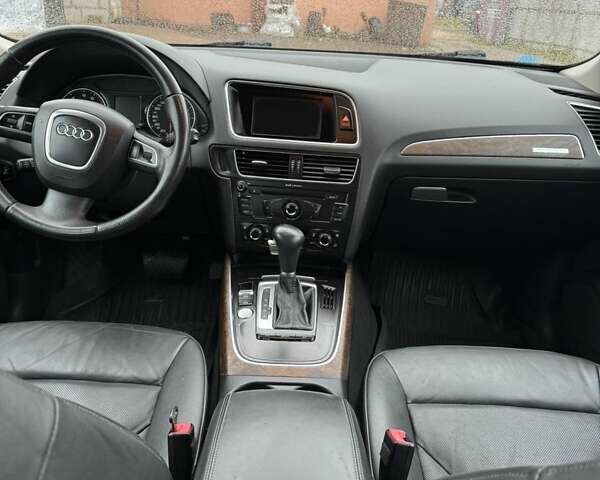 Черный Ауди Ку 5, объемом двигателя 3.2 л и пробегом 110 тыс. км за 14000 $, фото 18 на Automoto.ua