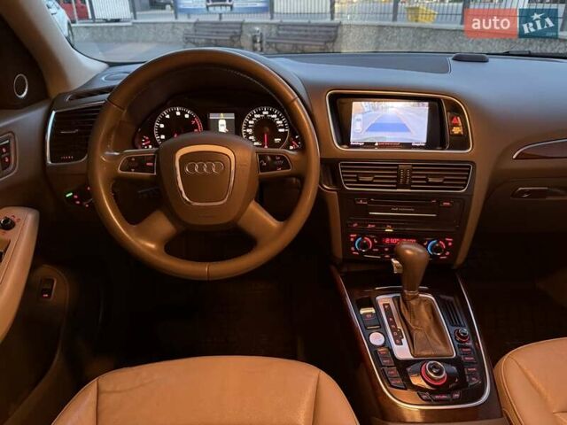 Черный Ауди Ку 5, объемом двигателя 1.98 л и пробегом 327 тыс. км за 11999 $, фото 43 на Automoto.ua