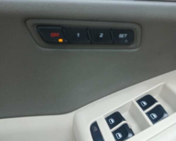 Чорний Ауді Ку 5, об'ємом двигуна 2 л та пробігом 160 тис. км за 12000 $, фото 7 на Automoto.ua