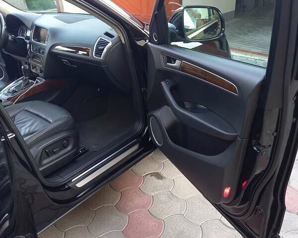 Черный Ауди Ку 5, объемом двигателя 2 л и пробегом 237 тыс. км за 12500 $, фото 2 на Automoto.ua