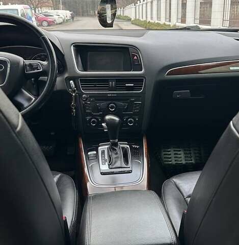 Черный Ауди Ку 5, объемом двигателя 1.98 л и пробегом 215 тыс. км за 11300 $, фото 11 на Automoto.ua