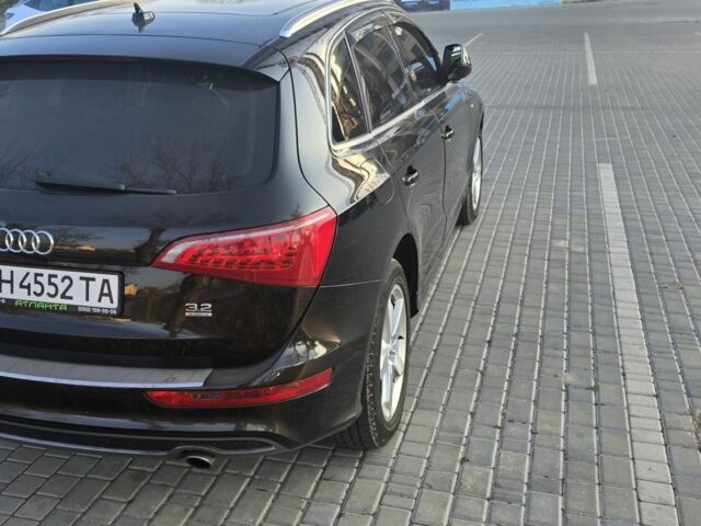 Черный Ауди Ку 5, объемом двигателя 3.2 л и пробегом 270 тыс. км за 12500 $, фото 4 на Automoto.ua