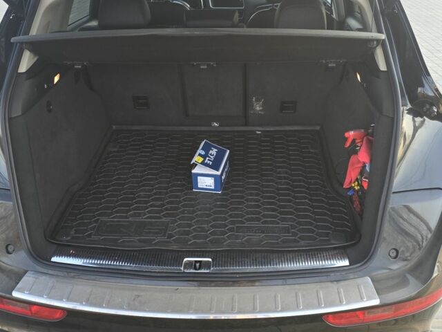 Черный Ауди Ку 5, объемом двигателя 3.2 л и пробегом 270 тыс. км за 12500 $, фото 7 на Automoto.ua