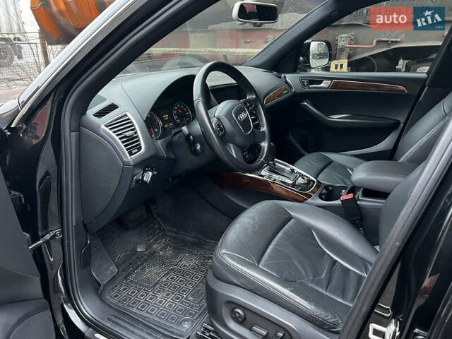 Черный Ауди Ку 5, объемом двигателя 2 л и пробегом 280 тыс. км за 13500 $, фото 9 на Automoto.ua