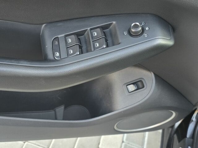 Черный Ауди Ку 5, объемом двигателя 3.2 л и пробегом 270 тыс. км за 12500 $, фото 14 на Automoto.ua