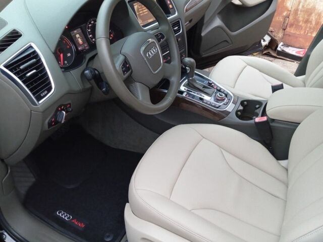 Черный Ауди Ку 5, объемом двигателя 2 л и пробегом 198 тыс. км за 10900 $, фото 11 на Automoto.ua