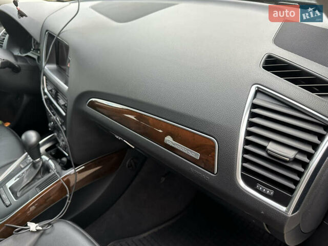 Черный Ауди Ку 5, объемом двигателя 2 л и пробегом 62 тыс. км за 15500 $, фото 18 на Automoto.ua