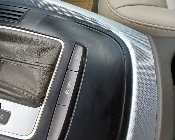 Чорний Ауді Ку 5, об'ємом двигуна 2 л та пробігом 160 тис. км за 12000 $, фото 12 на Automoto.ua