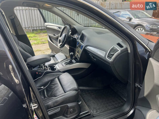 Черный Ауди Ку 5, объемом двигателя 1.97 л и пробегом 336 тыс. км за 15800 $, фото 7 на Automoto.ua