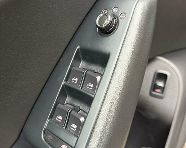 Чорний Ауді Ку 5, об'ємом двигуна 1.98 л та пробігом 220 тис. км за 11300 $, фото 30 на Automoto.ua