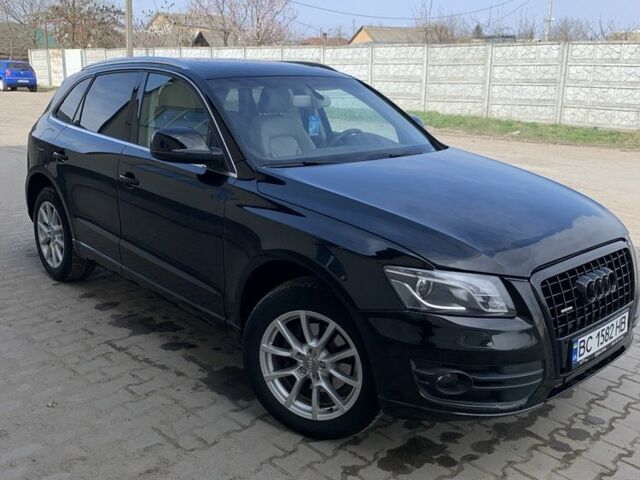 Чорний Ауді Ку 5, об'ємом двигуна 2 л та пробігом 200 тис. км за 12399 $, фото 1 на Automoto.ua