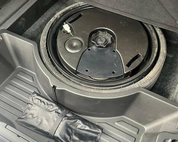 Черный Ауди Ку 5, объемом двигателя 1.98 л и пробегом 128 тыс. км за 17500 $, фото 11 на Automoto.ua