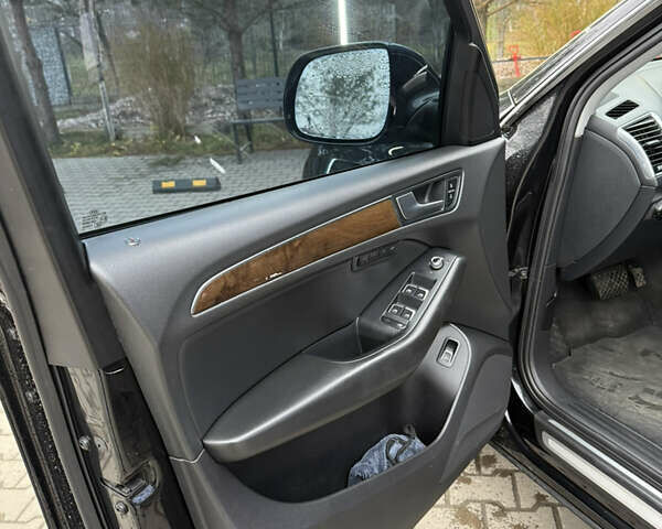 Черный Ауди Ку 5, объемом двигателя 1.98 л и пробегом 294 тыс. км за 12600 $, фото 11 на Automoto.ua