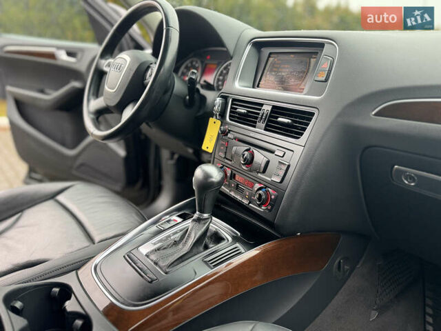 Черный Ауди Ку 5, объемом двигателя 2 л и пробегом 191 тыс. км за 12950 $, фото 28 на Automoto.ua