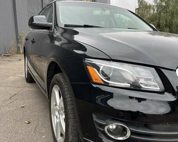 Черный Ауди Ку 5, объемом двигателя 2 л и пробегом 180 тыс. км за 12700 $, фото 1 на Automoto.ua